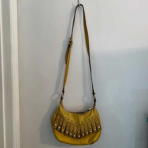 B Makowsi Shoulder Bag - Picture 2 of 5